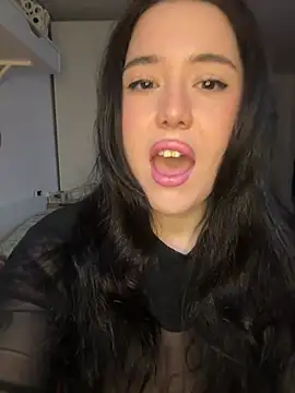 Venustrapp online show from February 23, 2026, 7:53 am