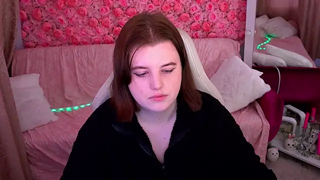 KristiFoxy online show from March 5, 2026, 6:43 am