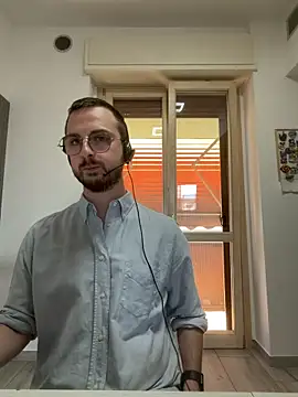 ItalianAlex online show from June 3, 2026, 2:33 pm