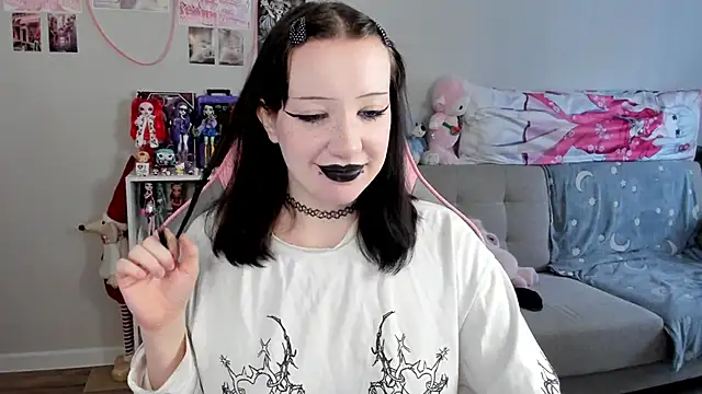 MollysLand online show from April 20, 2026, 11:02 am