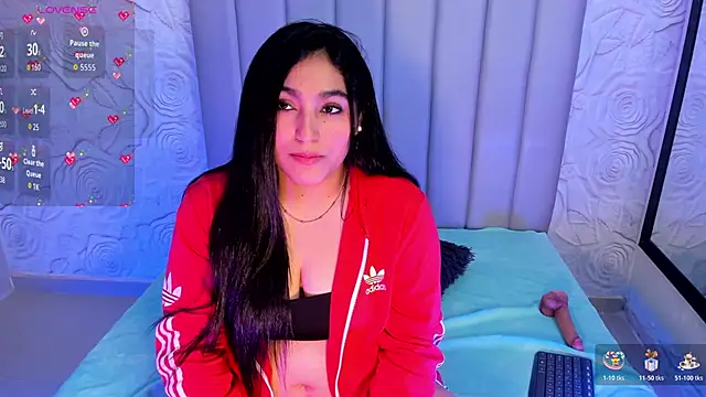 Lya dubois  online show from April 17, 2026, 8:33 pm