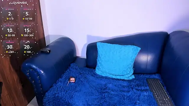 Snapshot of Lya_dubois_ chatting on February 13, 2026, 1:27 am Lya dubois online show from February 13, 2026, 1:27 am