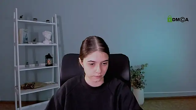 Snapshot of molly_hollow chatting on February 11, 2026, 9:42 am molly hollow online show from February 11, 2026, 9:42 am