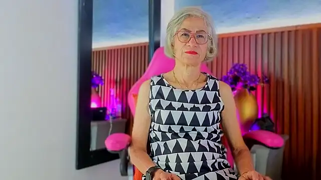 miss monserrate01 online show from April 11, 2026, 1:59 pm