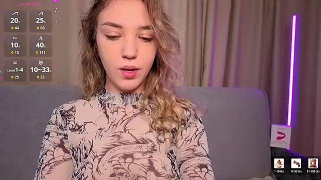 alice charm  online show from April 25, 2026, 3:53 am