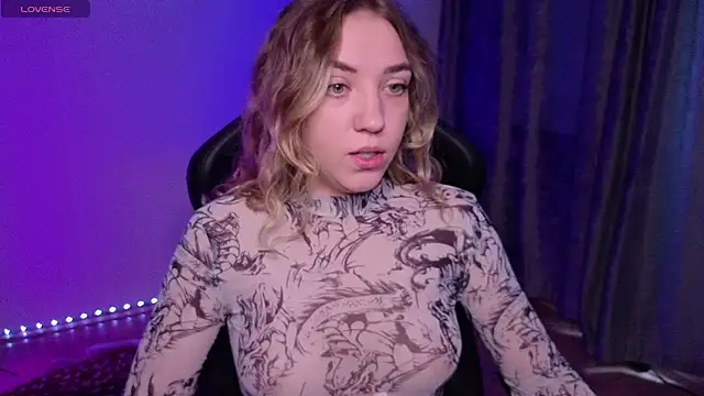 alice charm  online show from February 23, 2026, 4:47 am