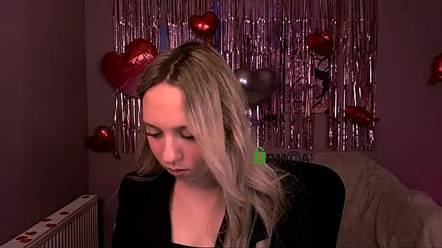 Snapshot of tiffani_murr chatting on February 13, 2026, 11:10 am tiffani murr online show from February 13, 2026, 11:10 am