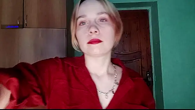 Snapshot of MillyVillage chatting on February 3, 2026, 12:43 pm MillyVillage online show from February 3, 2026, 12:43 pm