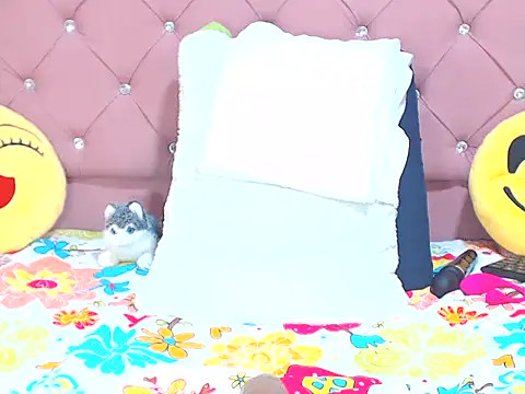 emassquirt29 online show from April 11, 2026, 5:26 am