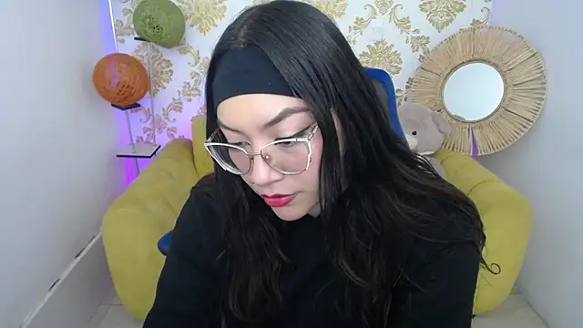 ALISS M  online show from February 16, 2026, 8:07 pm