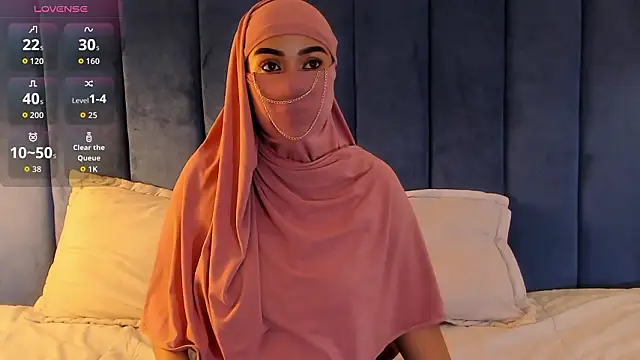 fatimarab   online show from February 7, 2026, 2:41 am