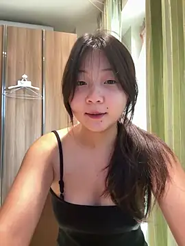 Snapshot of LXR77887 chatting on August 5, 2026, 6:29 am LXR77887 online show from August 5, 2026, 6:29 am