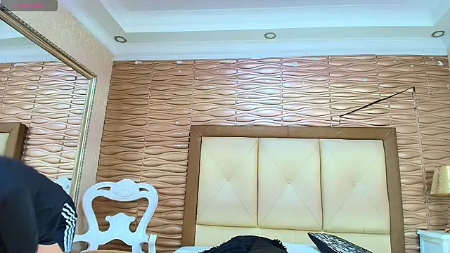 Snapshot of meganrousx chatting on February 21, 2026, 11:56 am meganrousx online show from February 21, 2026, 11:56 am