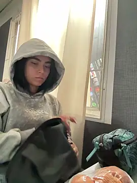 Snapshot of Sara_Fernandez_ chatting on February 19, 2026, 1:30 pm Sara Fernandez online show from February 19, 2026, 1:30 pm