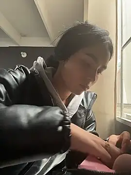 Snapshot of Sara_Fernandez_ chatting on February 17, 2026, 2:03 pm Sara Fernandez online show from February 17, 2026, 2:03 pm