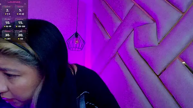 Snapshot of Dahiana_Dmour_ chatting on February 20, 2026, 1:35 pm Dahiana Dmour online show from February 20, 2026, 1:35 pm