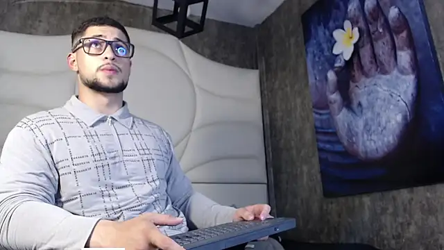 valenssio moretti online show from April 9, 2026, 3:41 am