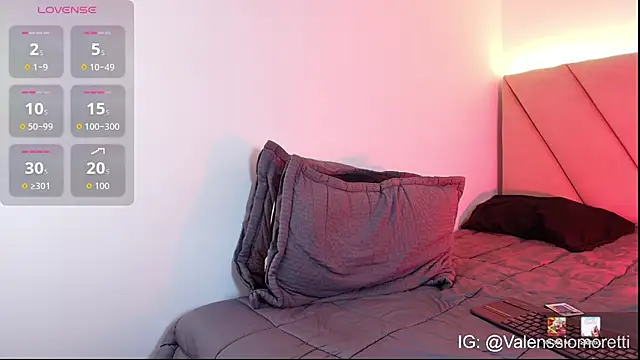 Snapshot of valenssio_moretti chatting on June 23, 2026, 12:52 am valenssio moretti online show from June 23, 2026, 12:52 am