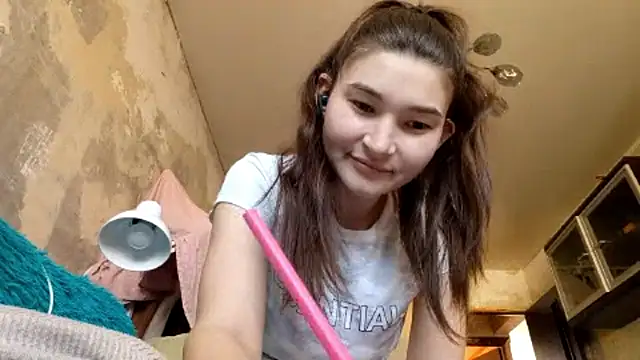 Snapshot of JessieLegend chatting on February 5, 2026, 7:04 am JessieLegend online show from February 5, 2026, 7:04 am