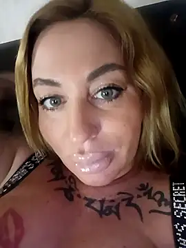 MiaMooly online show from April 9, 2026, 5:41 pm