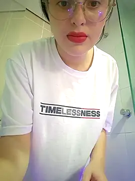 Artt Juli online show from February 13, 2026, 4:51 pm