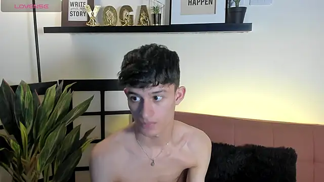 Patrick Howland  online show from April 16, 2026, 9:39 pm