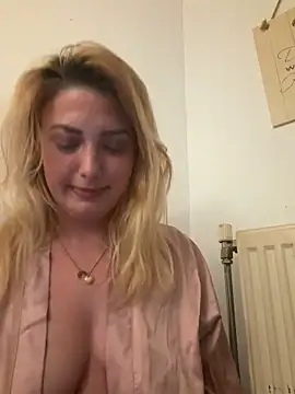 blondmamii online show from April 4, 2026, 1:23 am