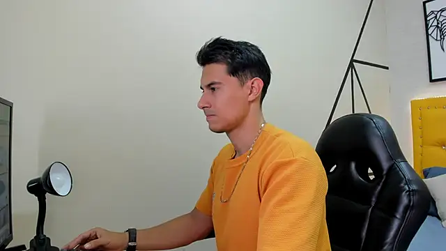 Snapshot of Mike_Conors chatting on February 19, 2026, 1:57 am Mike Conors online show from February 19, 2026, 1:57 am