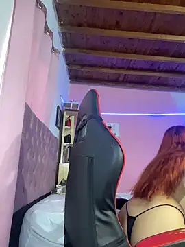 Snapshot of RedHotDoll chatting on February 22, 2026, 3:24 pm RedHotDoll online show from February 22, 2026, 3:24 pm