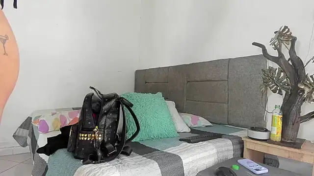 Zoel Amber20 online show from April 11, 2026, 8:45 pm