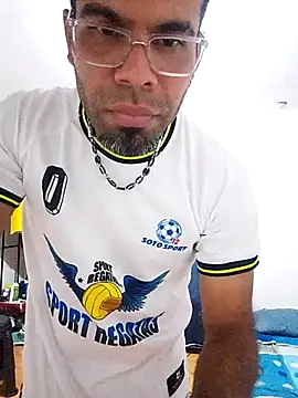 Snapshot of thom_1 chatting on February 23, 2026, 12:45 am thom 1 online show from February 23, 2026, 12:45 am