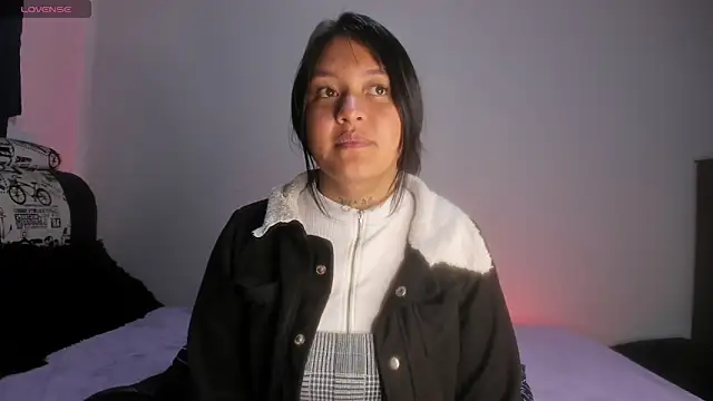 Snapshot of Sharlottee__ chatting on February 3, 2026, 6:22 am Sharlottee online show from February 3, 2026, 6:22 am