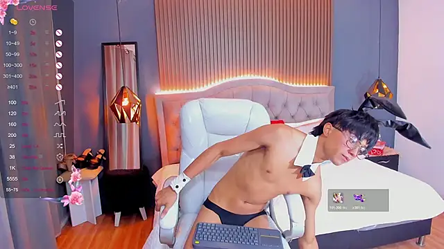 Noa 03 online show from April 14, 2026, 1:27 pm