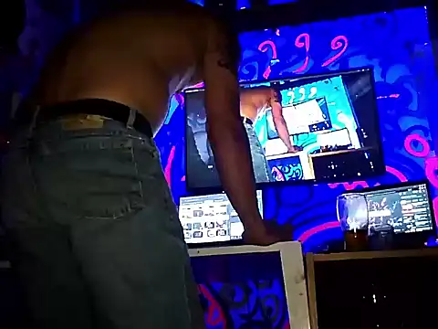 Snapshot of gaviota8842 chatting on February 22, 2026, 10:06 am gaviota8842 online show from February 22, 2026, 10:06 am