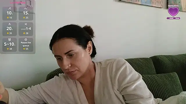 ViolettBaby online show from February 5, 2026, 6:04 pm