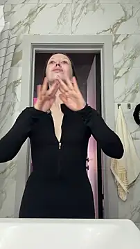 Velvet Hell online show from April 13, 2026, 9:13 am