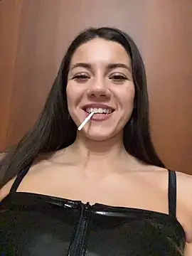 Snapshot of OnlyLeiLa chatting on February 24, 2026, 7:59 pm OnlyLeiLa online show from February 24, 2026, 7:59 pm