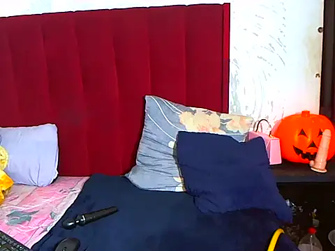 Lindabee34 online show from March 2, 2026, 6:37 pm