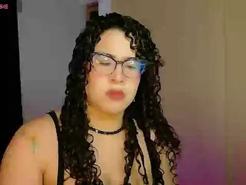 DIVINANGELA online show from April 25, 2026, 4:26 am