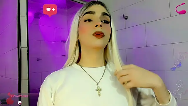 Snapshot of Maddye_Fox chatting on May 13, 2026, 3:02 am Maddye Fox online show from May 13, 2026, 3:02 am