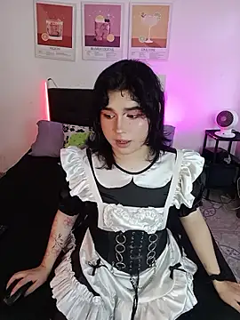 Daniellesins1 online show from February 18, 2026, 9:33 pm