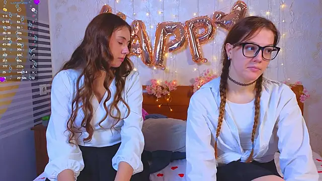 Snapshot of MelanieTwice chatting on February 9, 2026, 12:47 pm MelanieTwice online show from February 9, 2026, 12:47 pm