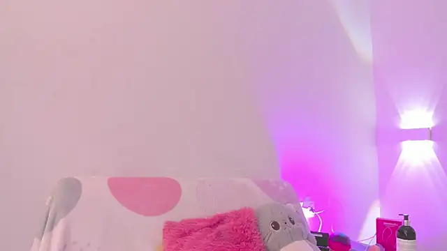 Snapshot of AllanaRosee chatting on July 18, 2026, 7:22 pm AllanaRosee online show from July 18, 2026, 7:22 pm