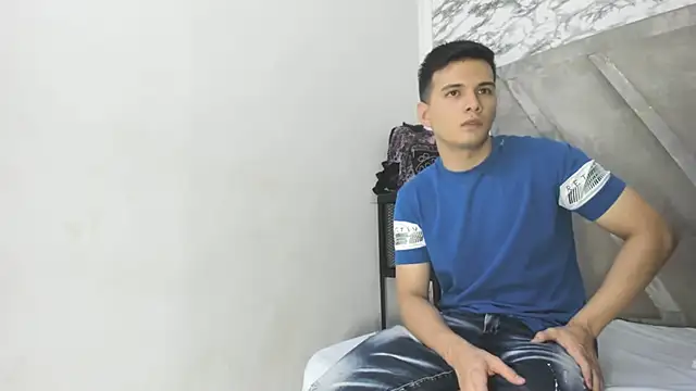 Snapshot of GoldenBoyM chatting on February 4, 2026, 2:50 am GoldenBoyM online show from February 4, 2026, 2:50 am