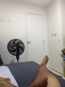 Snapshot of Russo18cm chatting on February 19, 2026, 4:53 am Russo18cm online show from February 19, 2026, 4:53 am