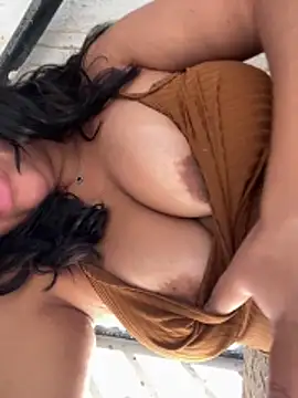 Snapshot of Adriputinha chatting on February 21, 2026, 3:03 pm Adriputinha online show from February 21, 2026, 3:03 pm