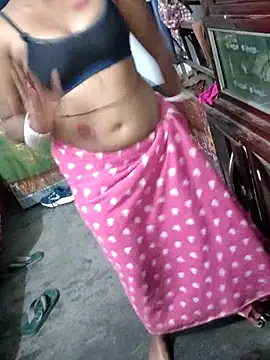 Snapshot of Tiay_009 chatting on February 5, 2026, 8:37 pm Tiay 009 online show from February 5, 2026, 8:37 pm