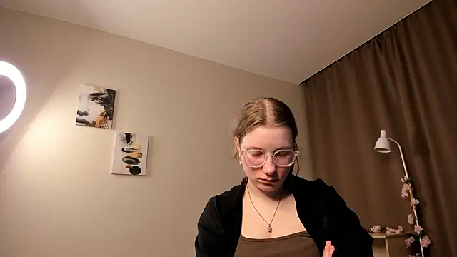 Snapshot of VictorMencia chatting on February 27, 2026, 7:14 pm VictorMencia online show from February 27, 2026, 7:14 pm