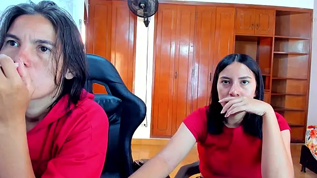 Snapshot of Emily_and_Soffy chatting on May 1, 2026, 12:54 pm Emily and Soffy online show from May 1, 2026, 12:54 pm
