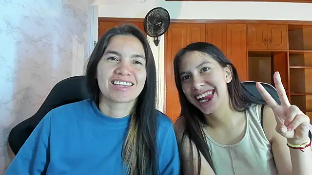 Snapshot of Emily_and_Soffy chatting on February 11, 2026, 12:05 pm Emily and Soffy online show from February 11, 2026, 12:05 pm